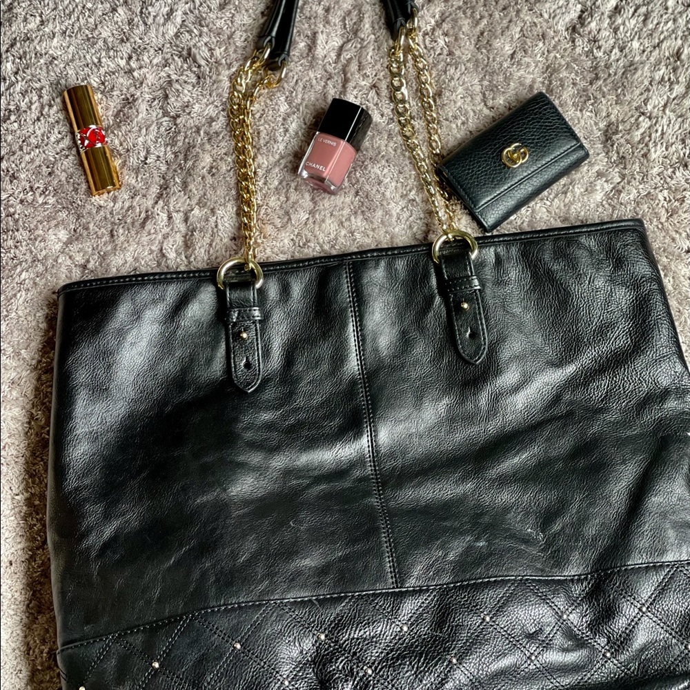 Black shoulder bag
